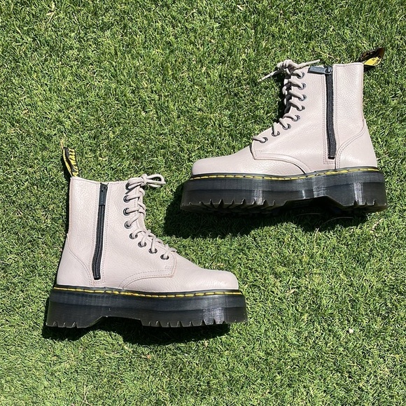 NWT DR MARTENS Jadon III Boots! - Picture 13 of 14